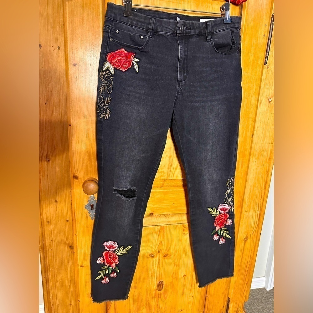 Banjara Black Distressed Jeans W/Rose Appliqué Detail Size 10